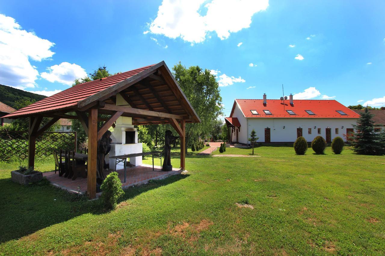 Bed and Breakfast Felso Fogado Felsőtold Exterior foto
