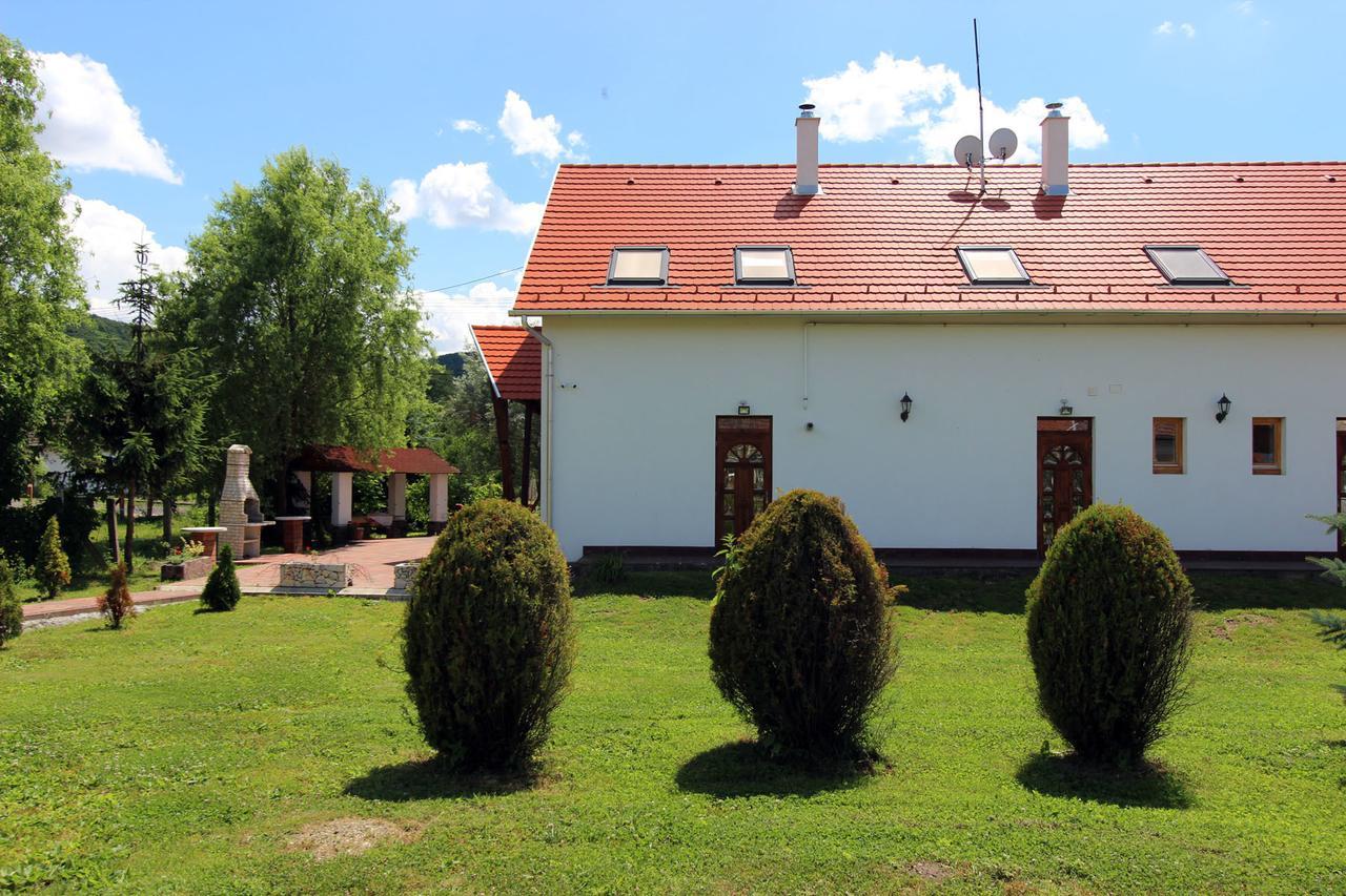 Bed and Breakfast Felso Fogado Felsőtold Exterior foto